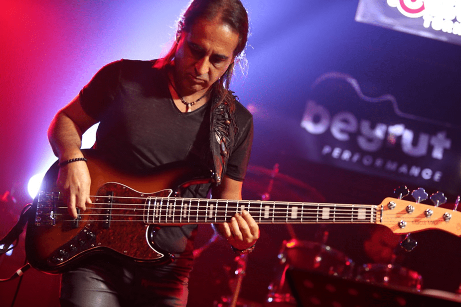 Zafer Şanlı: “35 yıldır hiç bıkmadan aynı heyecanla sahnedeyim.”